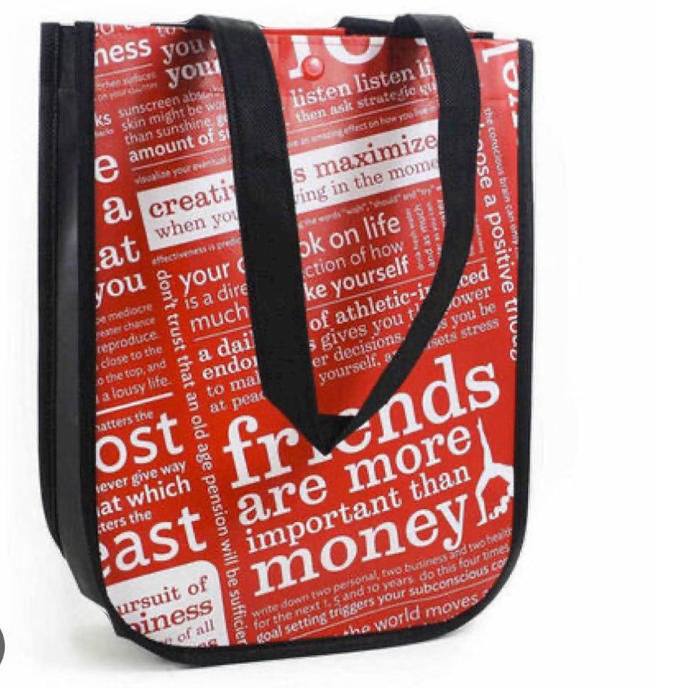 10 LULULEMON SHOPPING BAGS